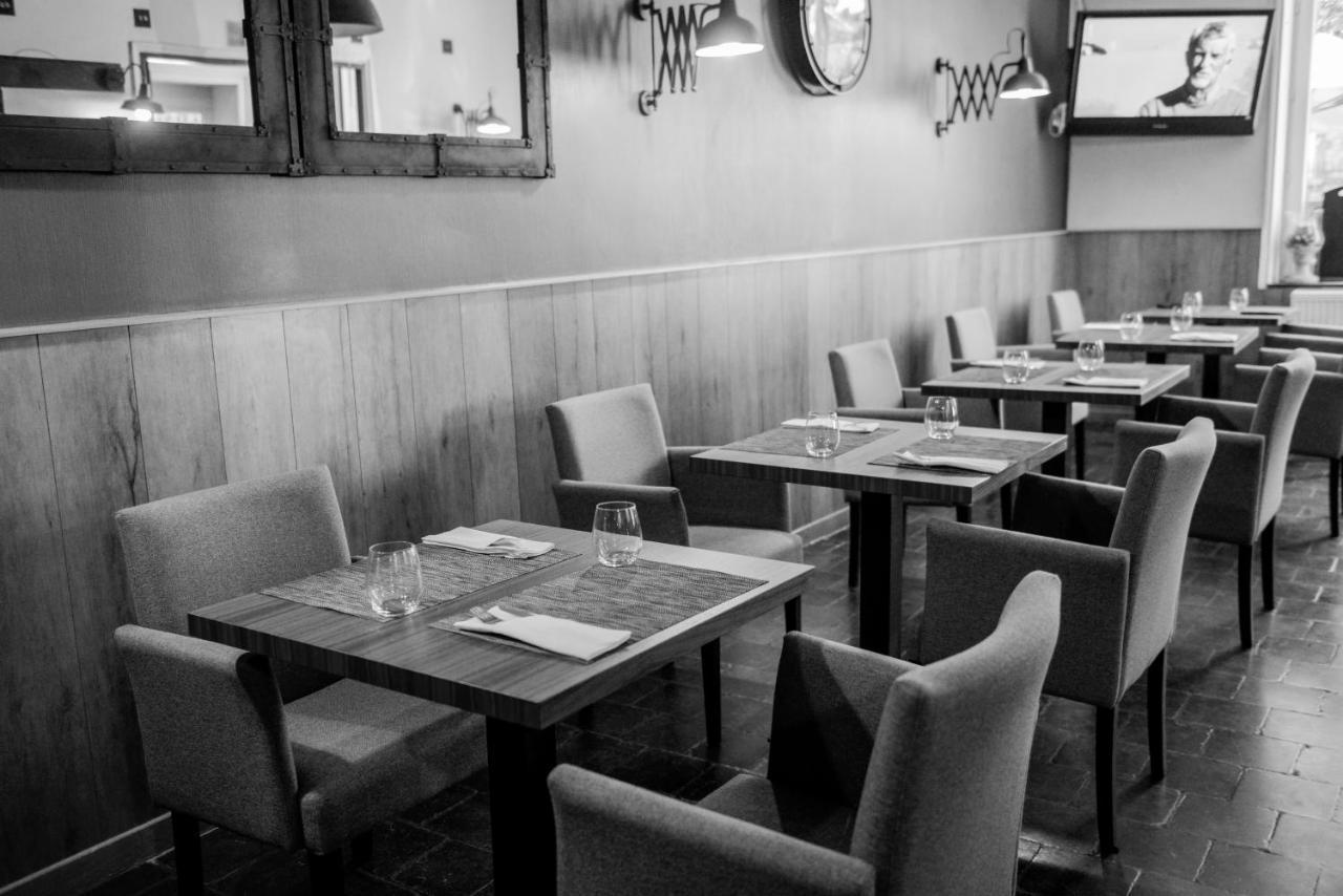 ホテル Logis Le Saint Hubert Haybes エクステリア 写真